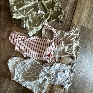 Baby Striped and Solid Short-Sleeve One-Piece Bodysuit Set - Neutral Colors